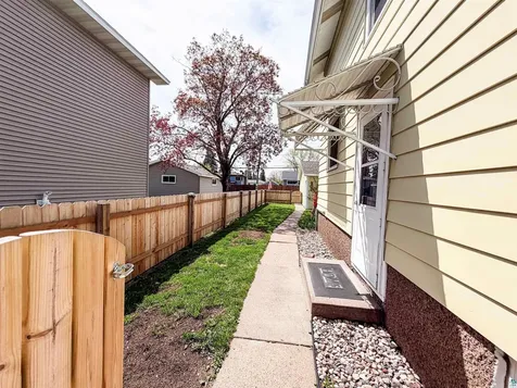 6 B Hayes Court Superior WI 54880