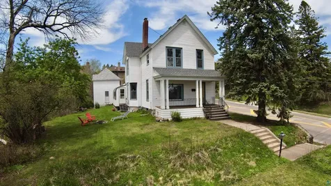 27 S 21st Avenue E Duluth MN 55812-2103