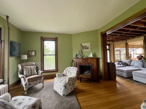 27 S 21st Avenue E Duluth MN 55812-2103