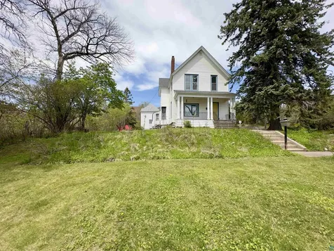 27 S 21st Avenue E Duluth MN 55812-2103