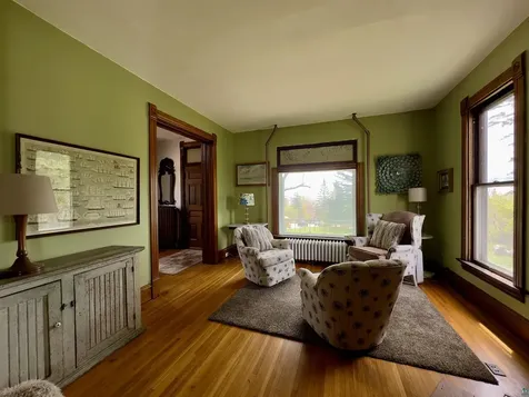 27 S 21st Avenue E Duluth MN 55812-2103