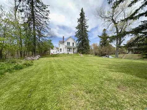 27 S 21st Avenue E Duluth MN 55812-2103