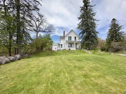 27 S 21st Avenue E Duluth MN 55812-2103