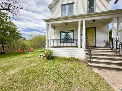 27 S 21st Avenue E Duluth MN 55812-2103