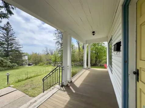 27 S 21st Avenue E Duluth MN 55812-2103