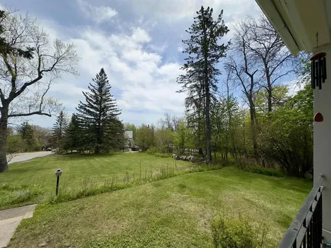 27 S 21st Avenue E Duluth MN 55812-2103