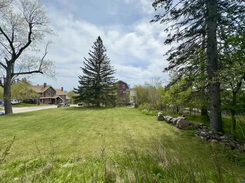 27 S 21st Avenue E Duluth MN 55812-2103