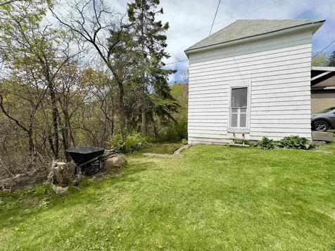 27 S 21st Avenue E Duluth MN 55812-2103