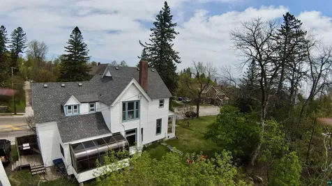 27 S 21st Avenue E Duluth MN 55812-2103