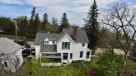 27 S 21st Avenue E Duluth MN 55812-2103