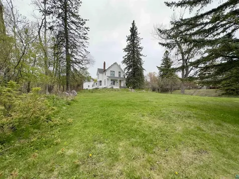 27 S 21st Avenue E Duluth MN 55812-2103