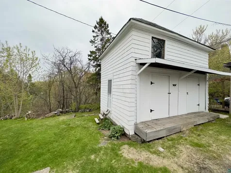 27 S 21st Avenue E Duluth MN 55812-2103