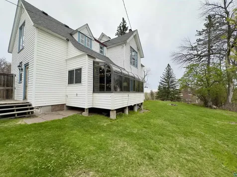 27 S 21st Avenue E Duluth MN 55812-2103