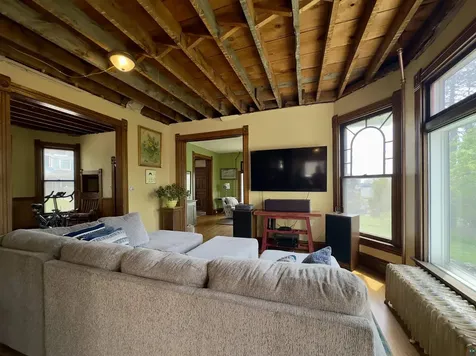 27 S 21st Avenue E Duluth MN 55812-2103