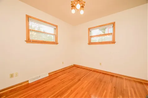 5014 Avondale Street Duluth MN 55804