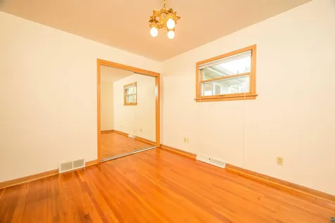 5014 Avondale Street Duluth MN 55804