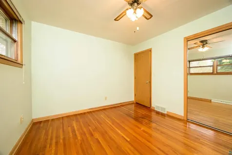 5014 Avondale Street Duluth MN 55804