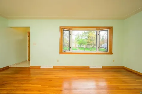 5014 Avondale Street Duluth MN 55804