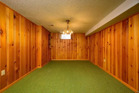 5014 Avondale Street Duluth MN 55804