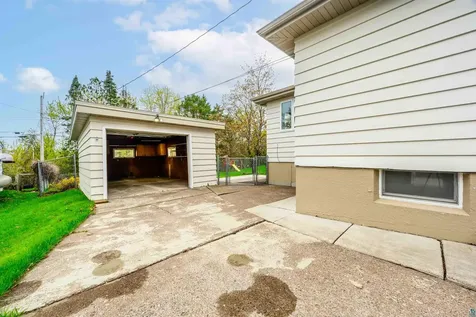 5014 Avondale Street Duluth MN 55804