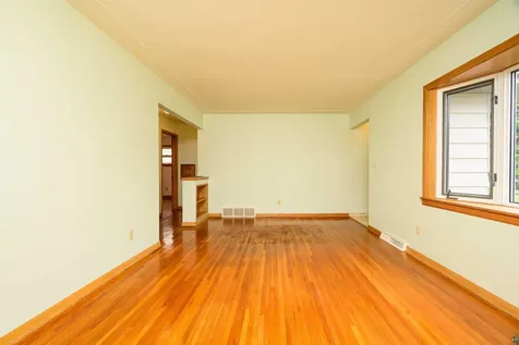 5014 Avondale Street Duluth MN 55804