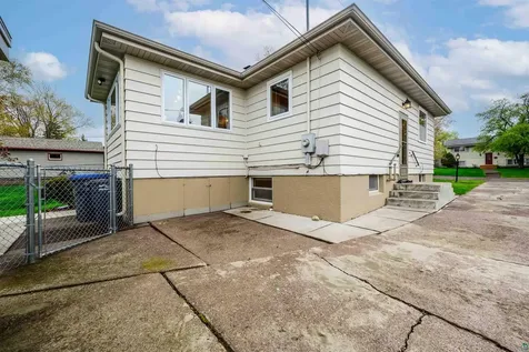 5014 Avondale Street Duluth MN 55804