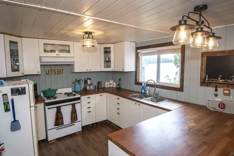 89 Boulder Boulevard Hovland MN 55606