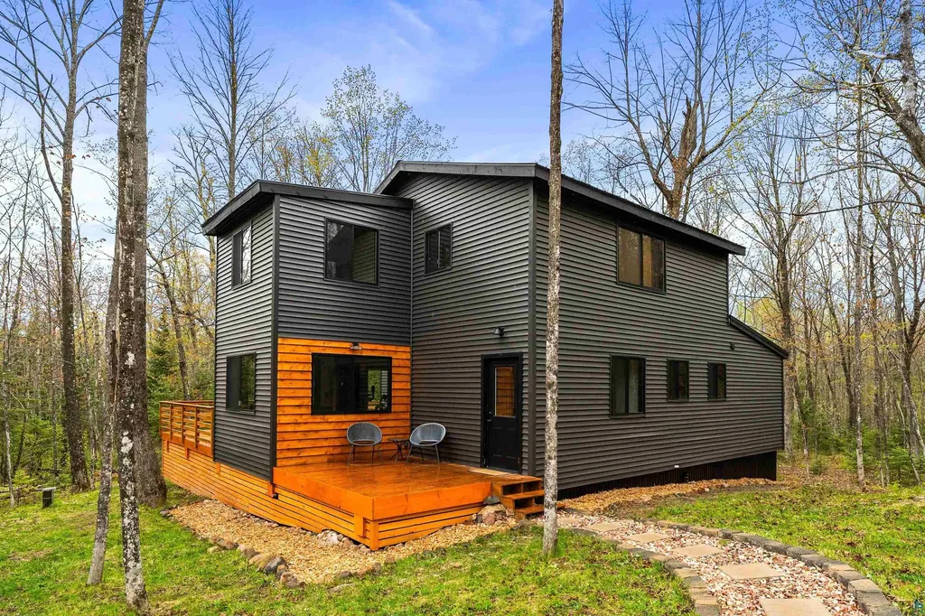 5915 Old Miller Trunk Highway Duluth MN 55811