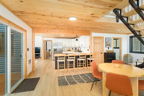 5915 Old Miller Trunk Highway Duluth MN 55811