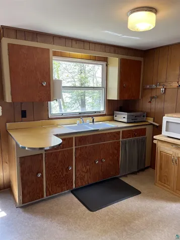 10493 Lake Drive Hibbing MN 55742