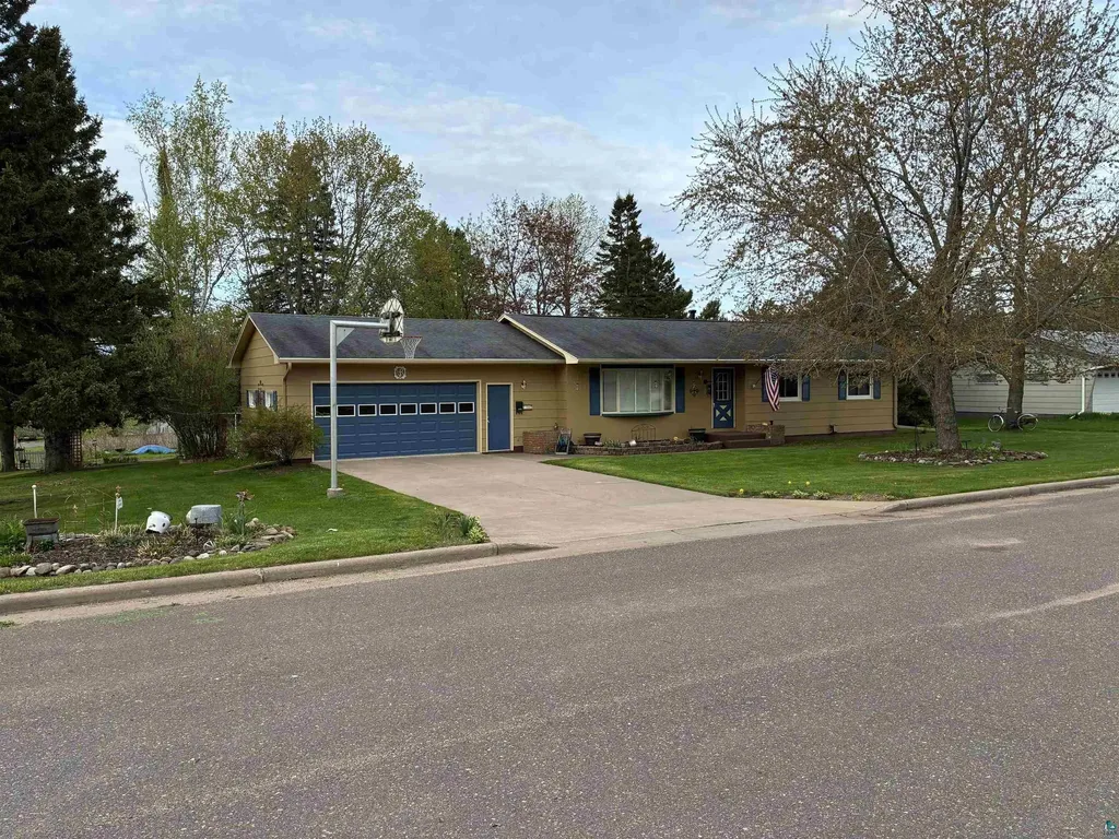 714 W 5th Street Washburn WI 54891