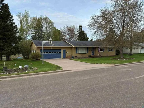714 W 5th Street Washburn WI 54891