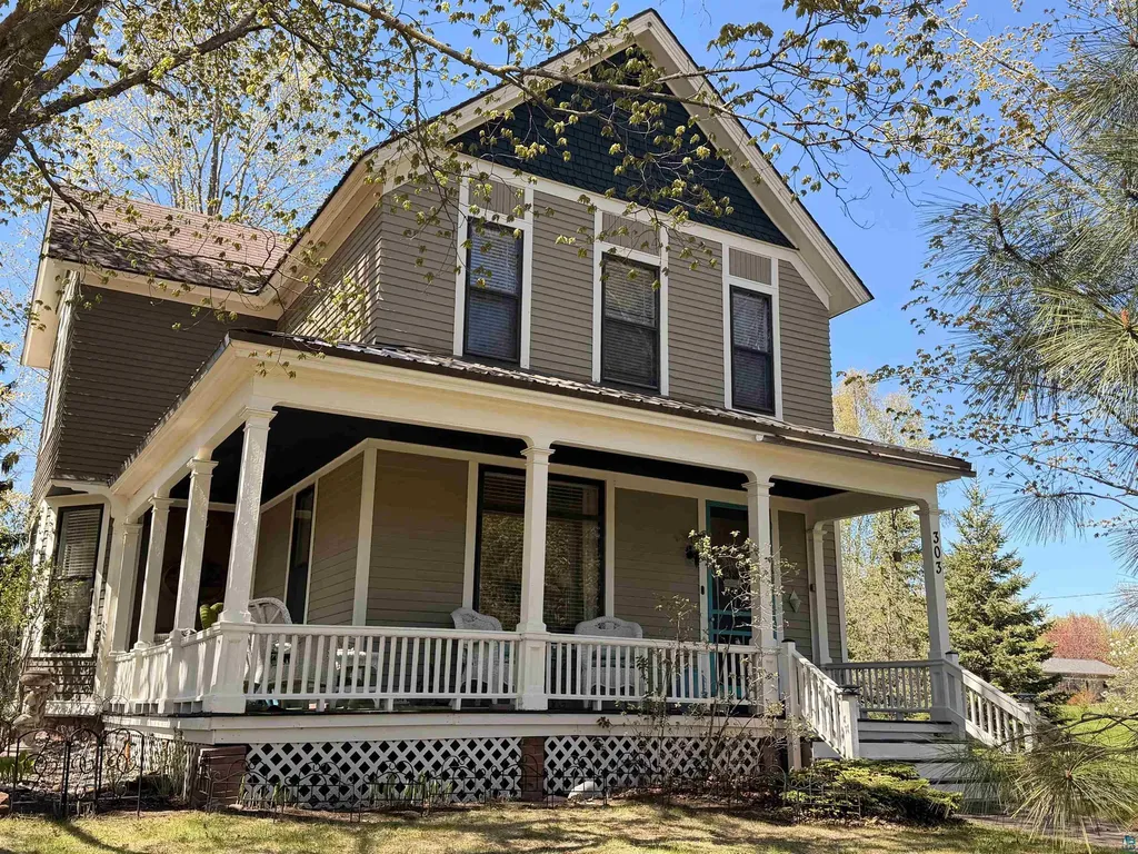 303 E 5th Street Washburn WI 54891