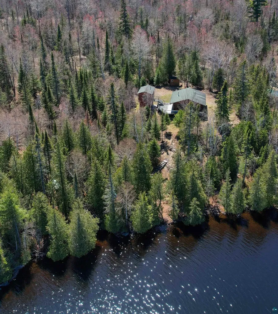 109 Tom Overlook Trail Hovland MN 55606