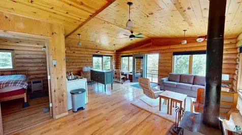 109 Tom Overlook Trail Hovland MN 55606