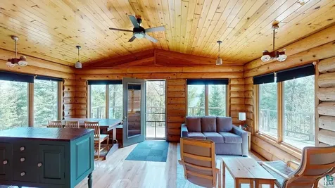 109 Tom Overlook Trail Hovland MN 55606