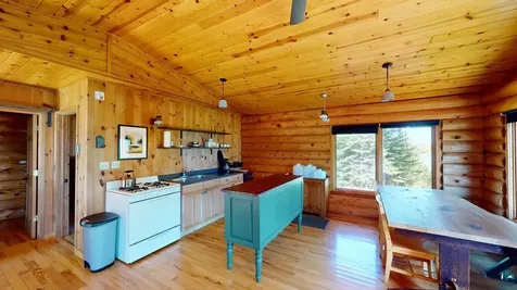 109 Tom Overlook Trail Hovland MN 55606