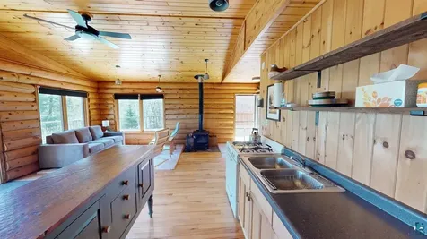 109 Tom Overlook Trail Hovland MN 55606