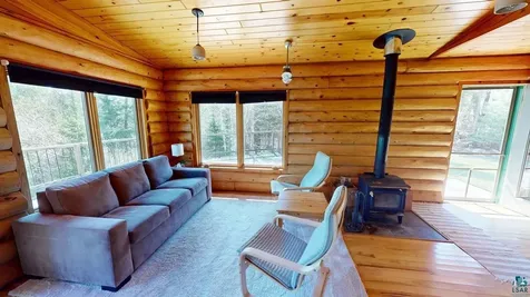 109 Tom Overlook Trail Hovland MN 55606