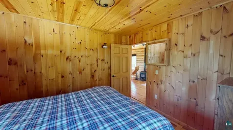 109 Tom Overlook Trail Hovland MN 55606
