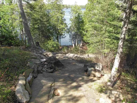 109 Tom Overlook Trail Hovland MN 55606