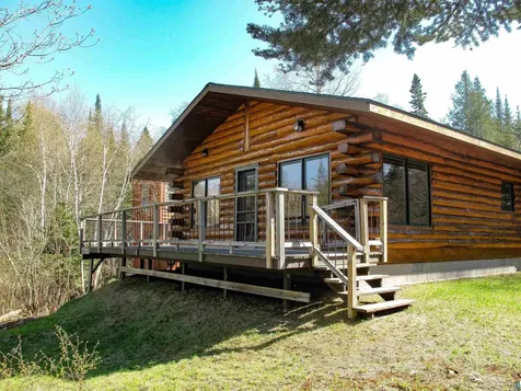 109 Tom Overlook Trail Hovland MN 55606