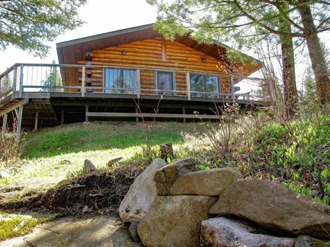 109 Tom Overlook Trail Hovland MN 55606