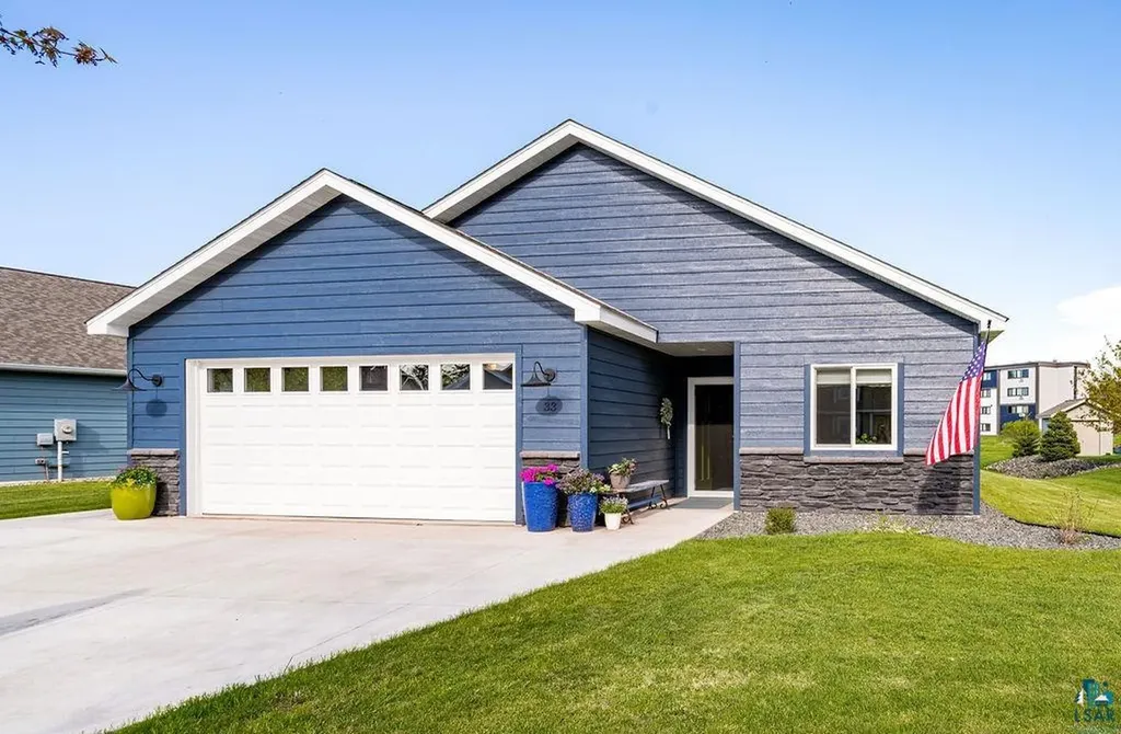 33 Billings Lane Superior WI 54880