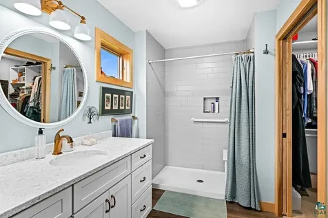 33 Billings Lane Superior WI 54880