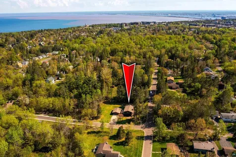 2144 Harvard Avenue Duluth MN 55803