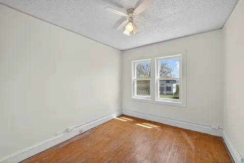 2711 W 9th Street Duluth MN 55806
