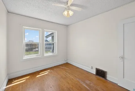 2711 W 9th Street Duluth MN 55806