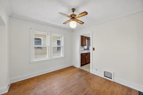 2711 W 9th Street Duluth MN 55806
