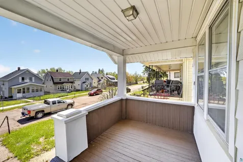 2711 W 9th Street Duluth MN 55806